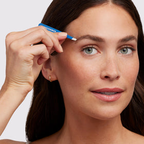 Tweezerman Bahama Blue close-up of hand-filed slanted tip for precision