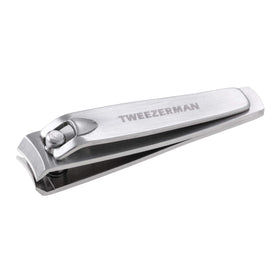 Tweezerman front profile showing compact clipper and clean silhouette benefit precision