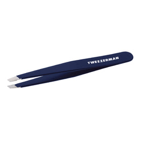 Tweezerman front view showing precise slant for exact hair removal