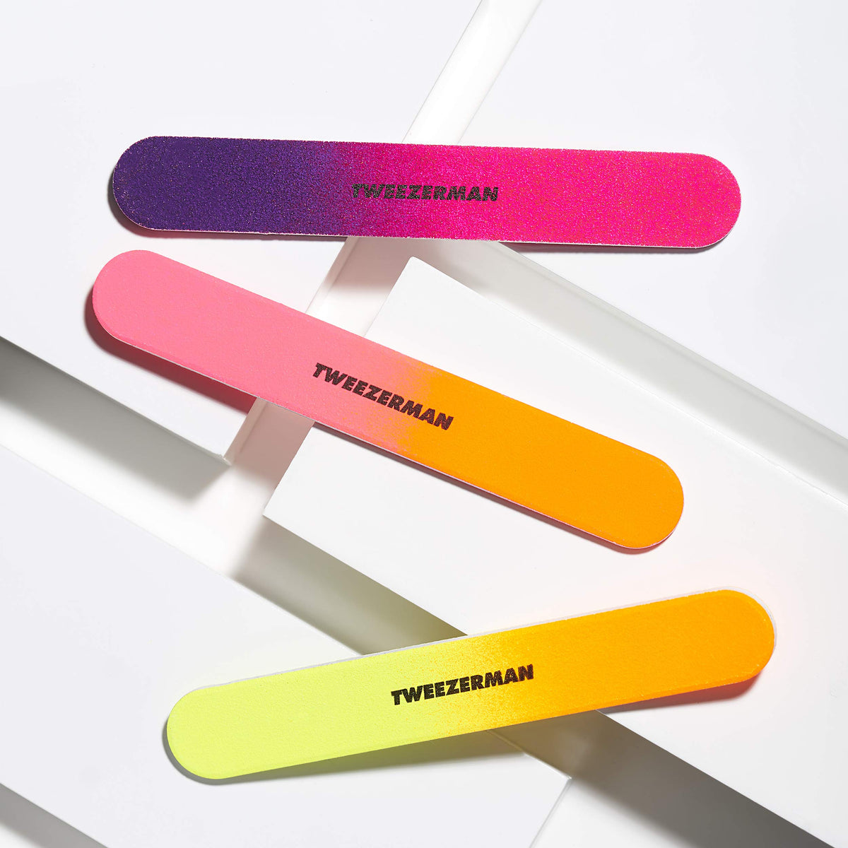 Tweezerman close-up of 100/180 grit texture showing reliable filing performance