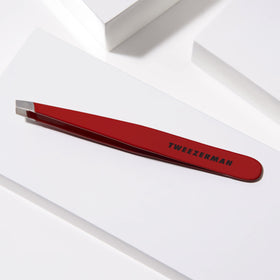 Tweezerman image of hinge and grip showing calibrated tension for comfortable control