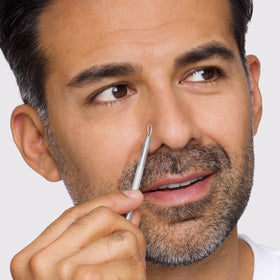 Tweezerman textured handle closeup offering slip resistance and improved grip during use