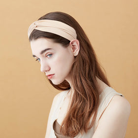 Tyfthui headband texture macro highlighting softness and moisture-wicking