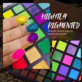 UCANBE glitter shimmer detail highlighting sparkle intensity and blendable sheen