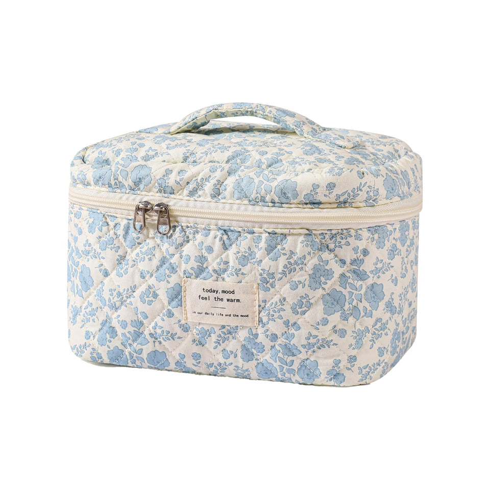 uekeboag front view floral quilted bag showing roomy storage benefit