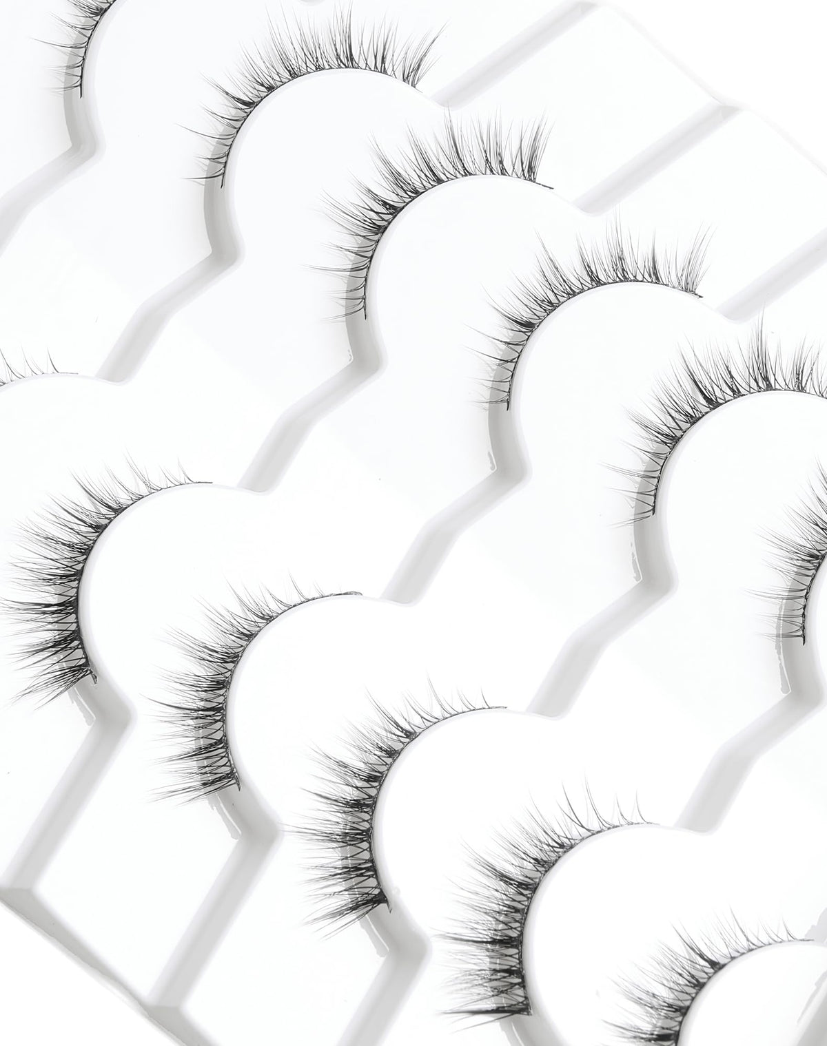 Ukrizi lashes on storage tray to preserve shape and reuse