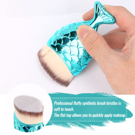 UNIMEIX brush applying sunscreen on child's cheek for smooth coverage
