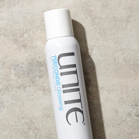 UNITE 7SECONDS spray mist close-up illustrating lightweight texture and even coverage benefit