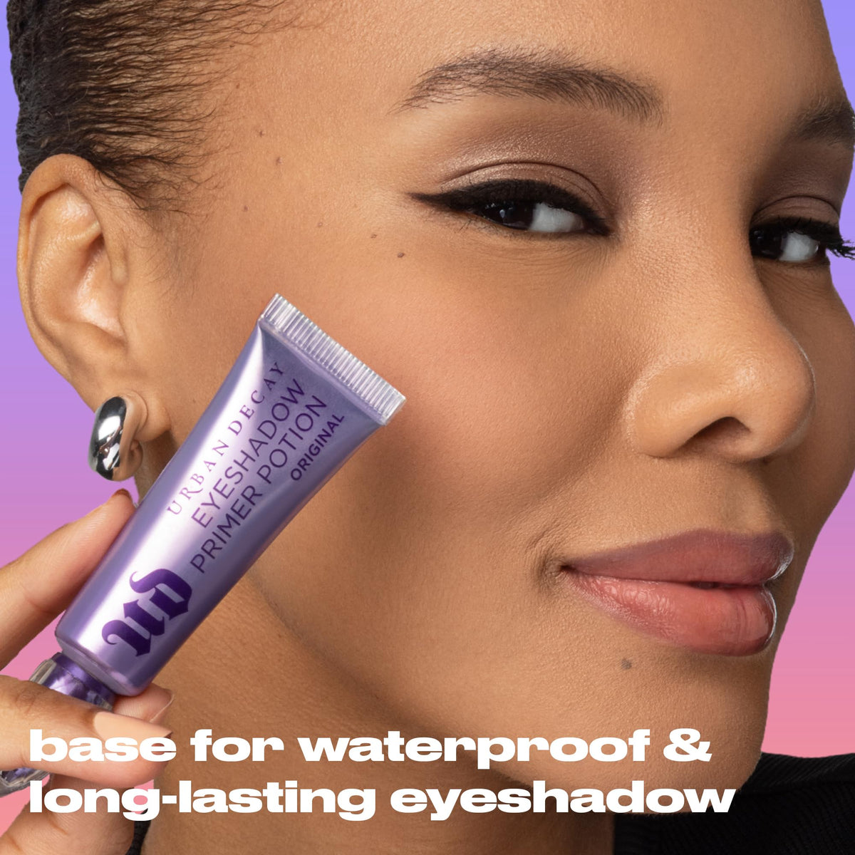 Urban Decay Sin mixed with eyeshadow to create cream shadow with intensified color payoff