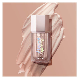URQT liquid texture swatch illustrating smooth, blendable pigment