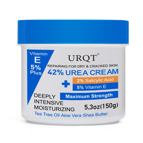 URQT cream texture close-up illustrating rich consistency and deep hydration benefit