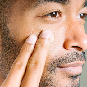 Ursa Major visual of star-tipped lichen ingredient highlighting firming benefit