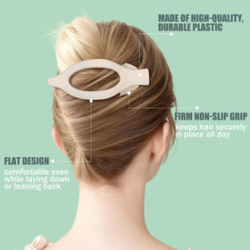 USDNICE holding a large section of thick hair to demonstrate reliable grip