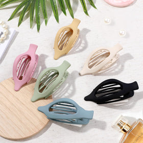 USDNICE close-up of matte oval clip texture highlighting smooth finish and gentle grip