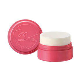 Utena Matomage in use along hairline demonstrating neat edge control and reduced flyaways