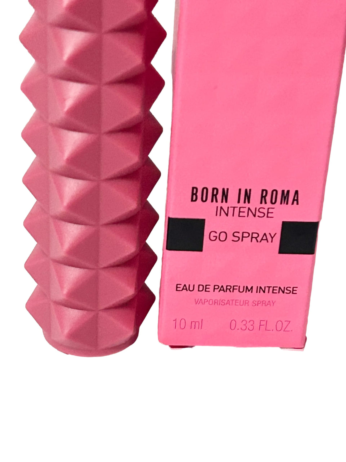 Valentino travel spray atomizer top shot highlighting spray mechanism for quick touch-ups