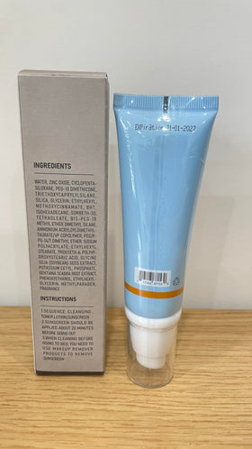 VGO under makeup finish showing smooth base and non-sticky feel