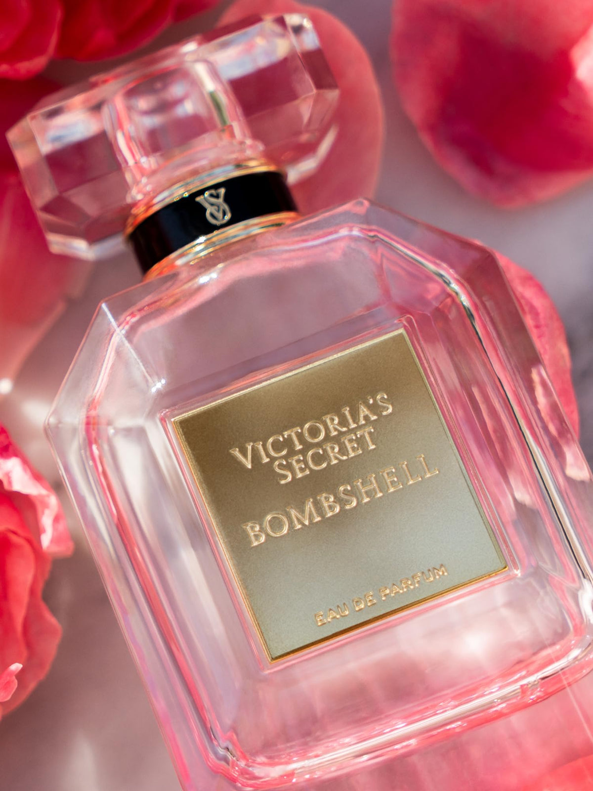 Victoria's Secret mist close-up showing fine spray and lasting projection