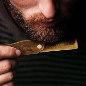 Viking Revolution comb inside soft pouch, keeps tool clean and protected