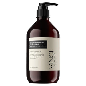 Vinci Botanicals pump dispensing gel texture, demonstrating creamy lather and hydration