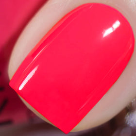 Vishine front bottle showing hot rose pink color and glossy finish benefit