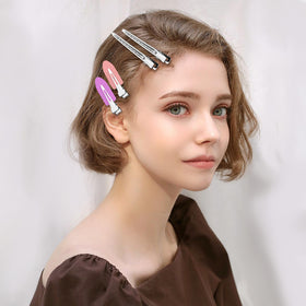 Viywicz close-up of metal spring tension highlighting secure grip and durability