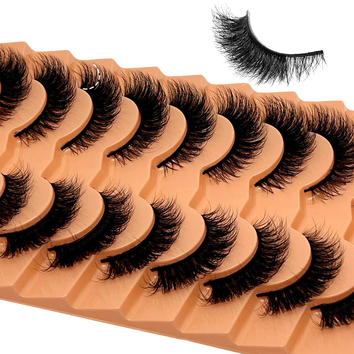 VOCOAK lashes in use on eye displaying subtle fox-eye effect