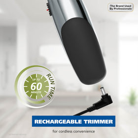 Wahl Groomsman in hand scale to show compact size and travel convenience