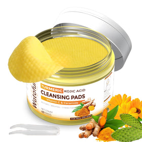 Watofun front jar view showing compact travel-friendly cleansing pads and convenience