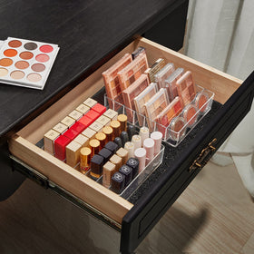 WECHENG organizer holding multiple eyeshadow palettes displays improved visibility benefit