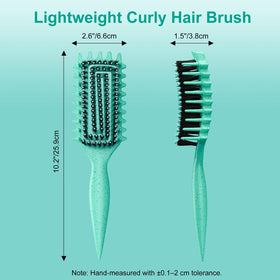 Weldilgit brush styling wet curls to evenly distribute conditioner