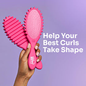 Wet Brush close-up of IntelliFlex bristles highlighting gentle detangling benefit