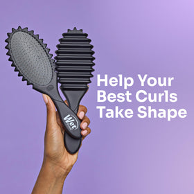 Wet Brush Curl Shaper back grooves detail for uniform curl formation and reduced frizz