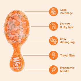 Wet Brush close-up of IntelliFlex bristles showing flexible tips for gentler detangling