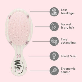 Wet Brush close-up of IntelliFlex bristles showing flexible detangling benefit