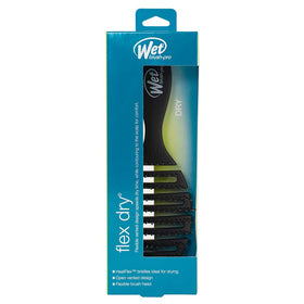 Wet Brush IntelliFlex bristles detail demonstrating flexible bristles that detangle gently