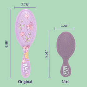 Wet Brush Rapunzel handle detail illustrating ergonomic grip for comfortable brushing