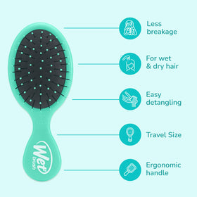 Wet Brush Squirt close-up of IntelliFlex bristles reducing tugging and breakage