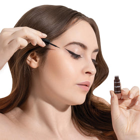 wet n wild closeup applicator tip demonstrating precise control