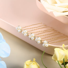 WILLBOND pins worn by bridesmaids outdoors enhancing coordinated looks