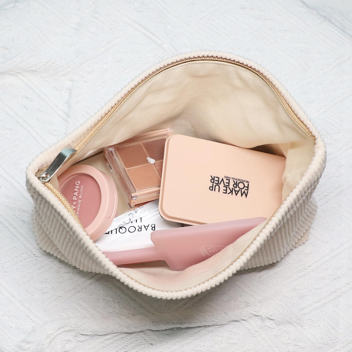 Wudygirl filled with makeup and brushes demonstrates organized capacity
