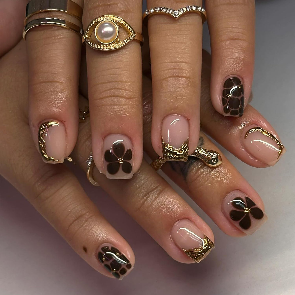 WYFHDT front packaging showing gold French tips and overall set, highlights convenience