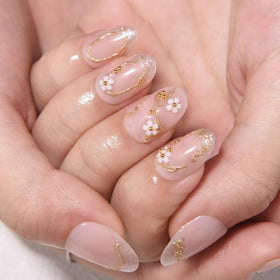 XZMeiLun close-up of white floral and gold pearl detail for refined shine