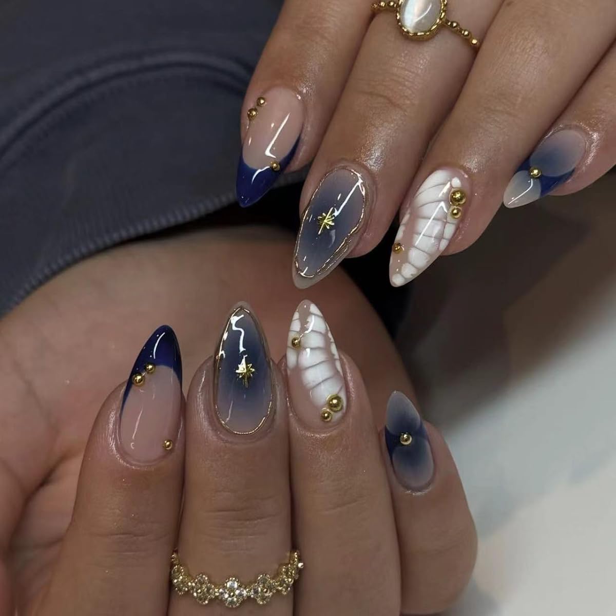 yefiuo close-up of 3D gilded starburst detail highlighting texture and sparkle benefit eye-catching design