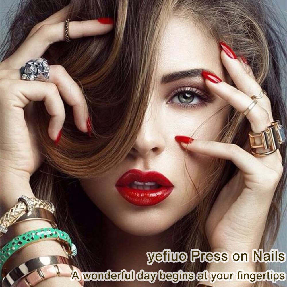 yefiuo lifestyle image of party-ready hands wearing the nails showing a polished evening look