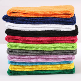Yeshan headband worn during exercise keeping hair and sweat away