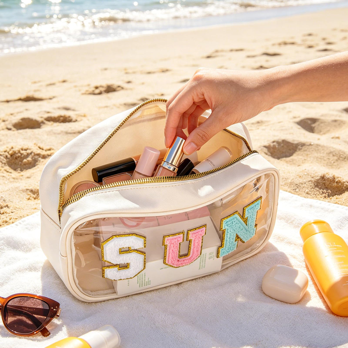 YILANCOL in use on beach towel demonstrating organization and easy reachability