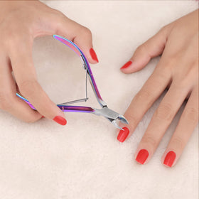 YINYIN tools held in hand showing scale for easy portability and handling benefit