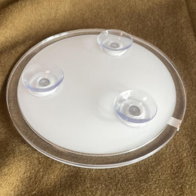 YoHumk mirror reflecting a face during shaving illustrating clear fogless view