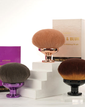 YOSHUYUKI brush in beach bag lifestyle scene for travel convenience